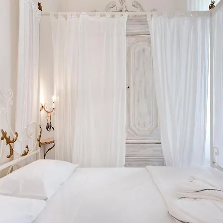 Maison Premiere Luxury Apartment