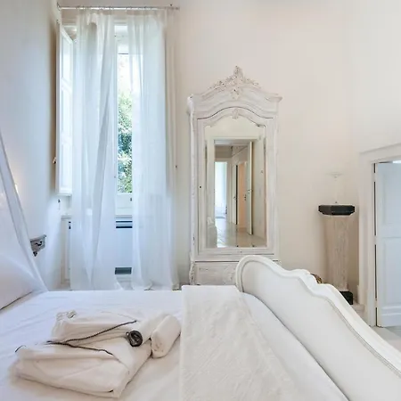 Maison Premiere Luxury Apartment