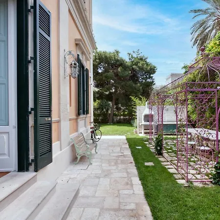 Maison Premiere Luxury *